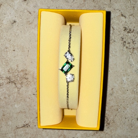 Swarovski Mesmera Bracelet (Mixed cuts, Green, Rhodium plated) - Picture 3 of 16